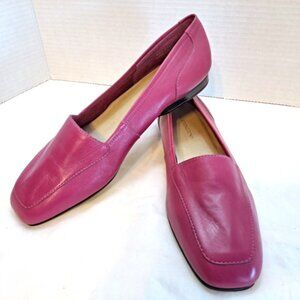 VINTAGE + NEW ~ SOFT LEATHER LOAFERS SLIP ONS FLATS ~ MAGENTA PINK ~SZ 8 CLASSIC